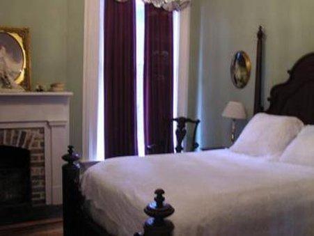 Alojamento de Acomodação e Pequeno-almoço Baer House 4*